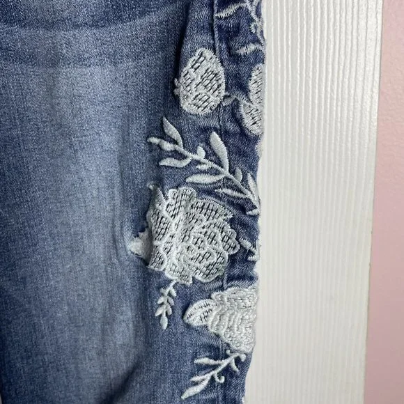 KUT From the Kloth Skinny Ankle Jeans Women’s 2 Floral Embroidered Medium Wash - Picture 4 of 11